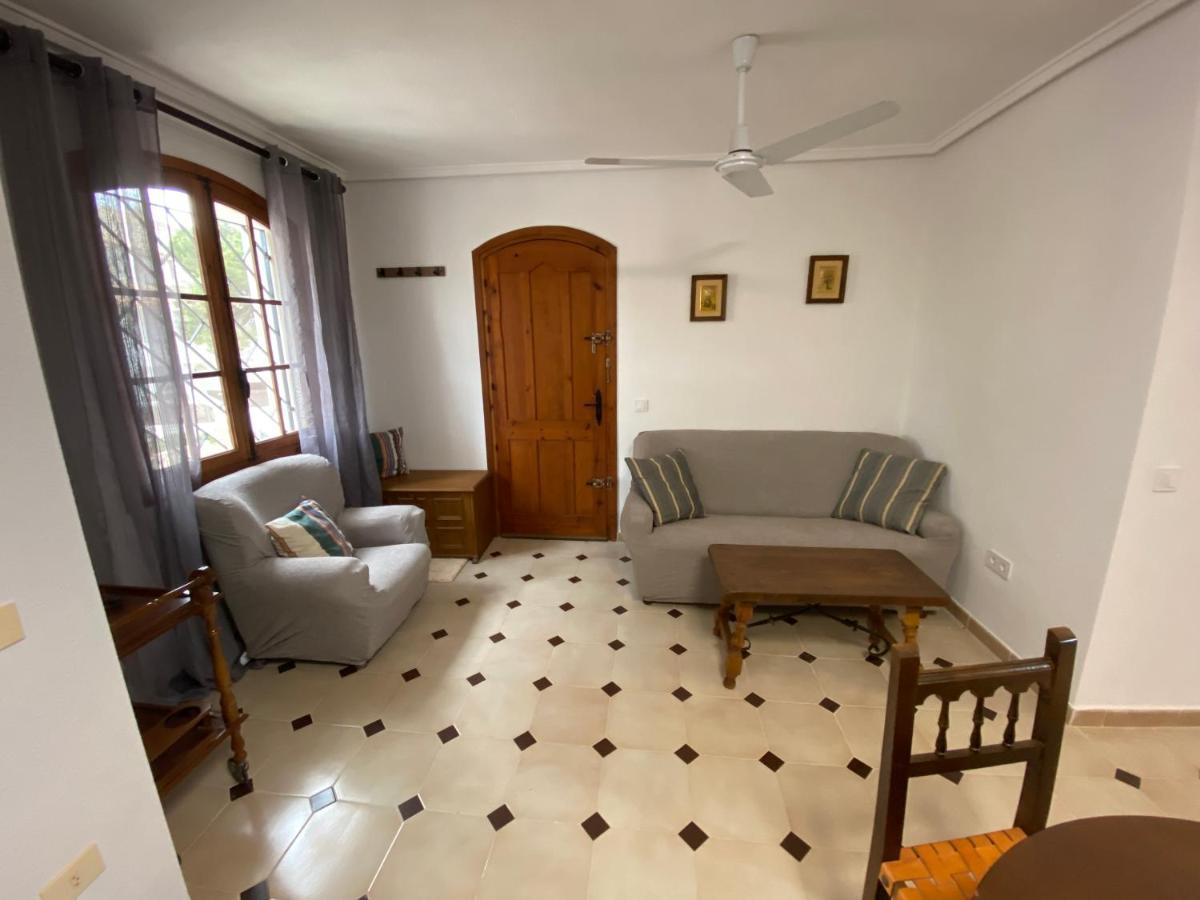 Orihuela Costa 2-Bedroom 1-Bath Renovated Vacation Rental On La Zenia Beach מראה חיצוני תמונה