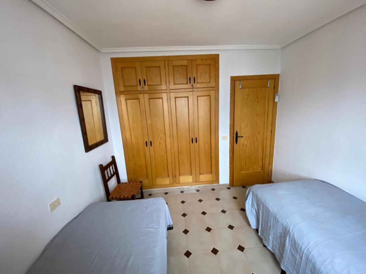 Orihuela Costa 2-Bedroom 1-Bath Renovated Vacation Rental On La Zenia Beach מראה חיצוני תמונה