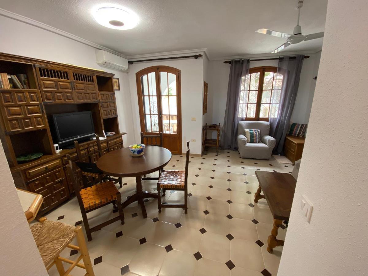 Orihuela Costa 2-Bedroom 1-Bath Renovated Vacation Rental On La Zenia Beach מראה חיצוני תמונה