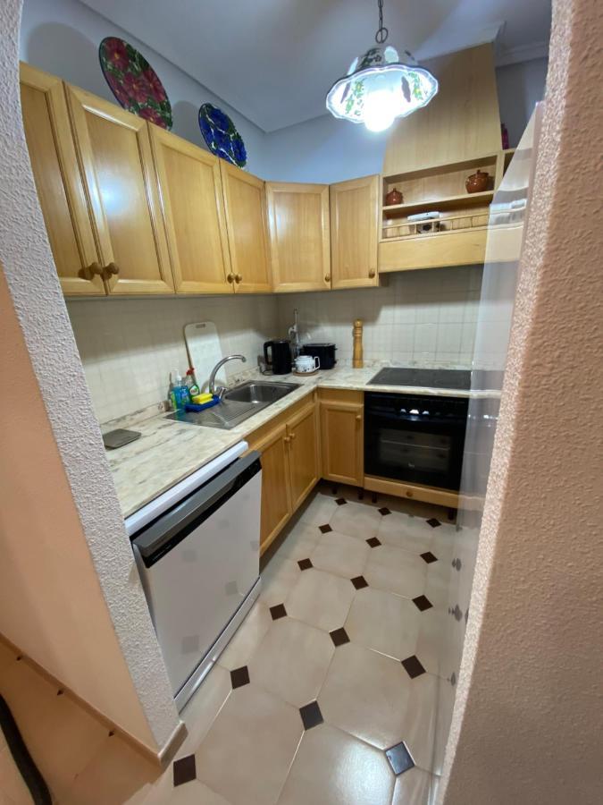 Orihuela Costa 2-Bedroom 1-Bath Renovated Vacation Rental On La Zenia Beach מראה חיצוני תמונה